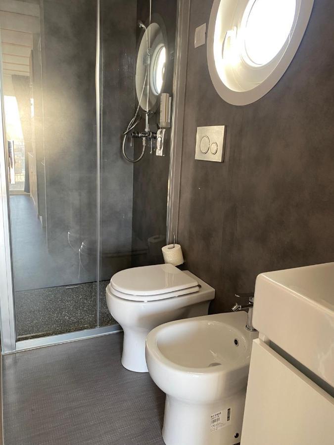 ホテル Marina Del Gargano Houseboat マンフレドーニア エクステリア 写真