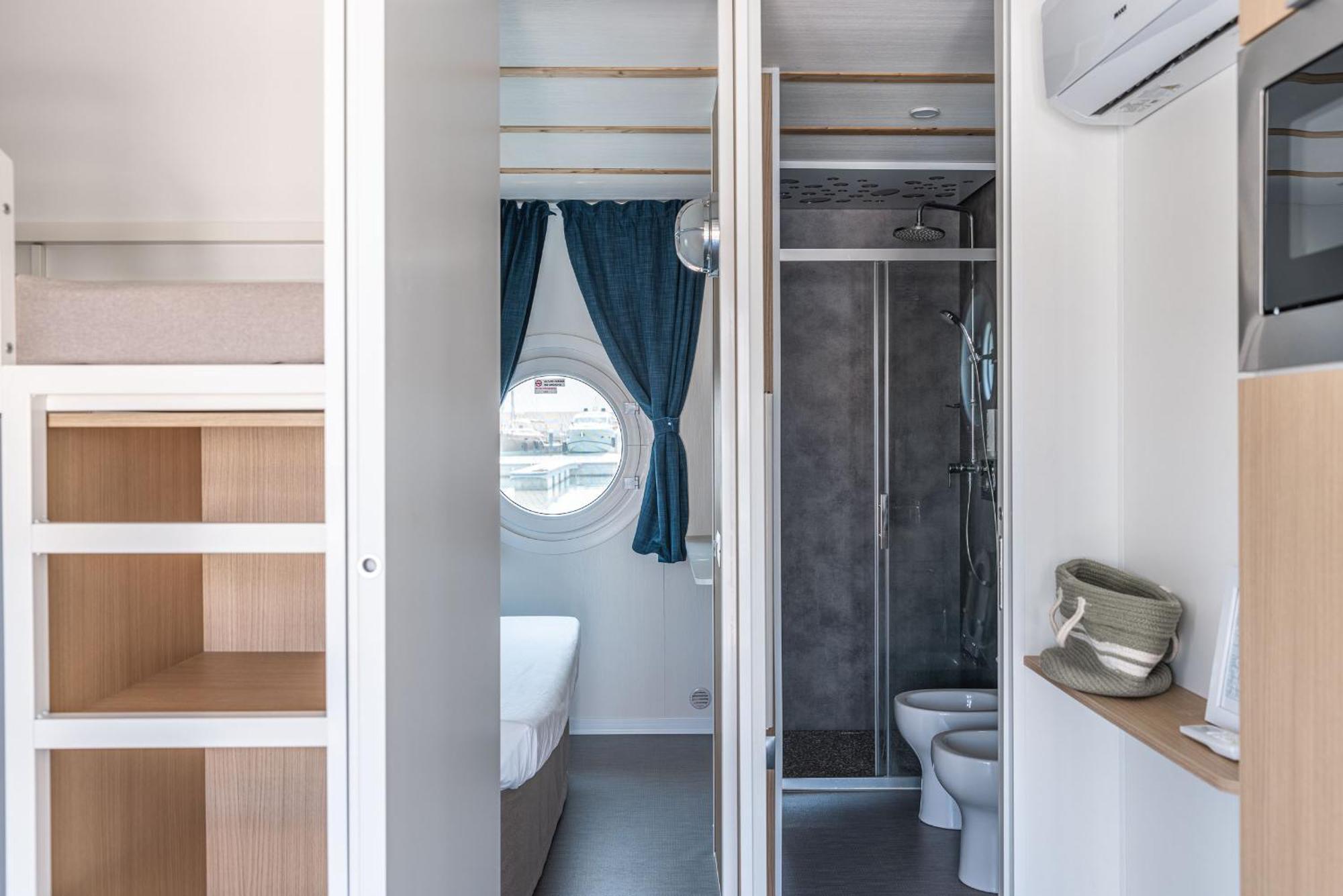 ホテル Marina Del Gargano Houseboat マンフレドーニア エクステリア 写真