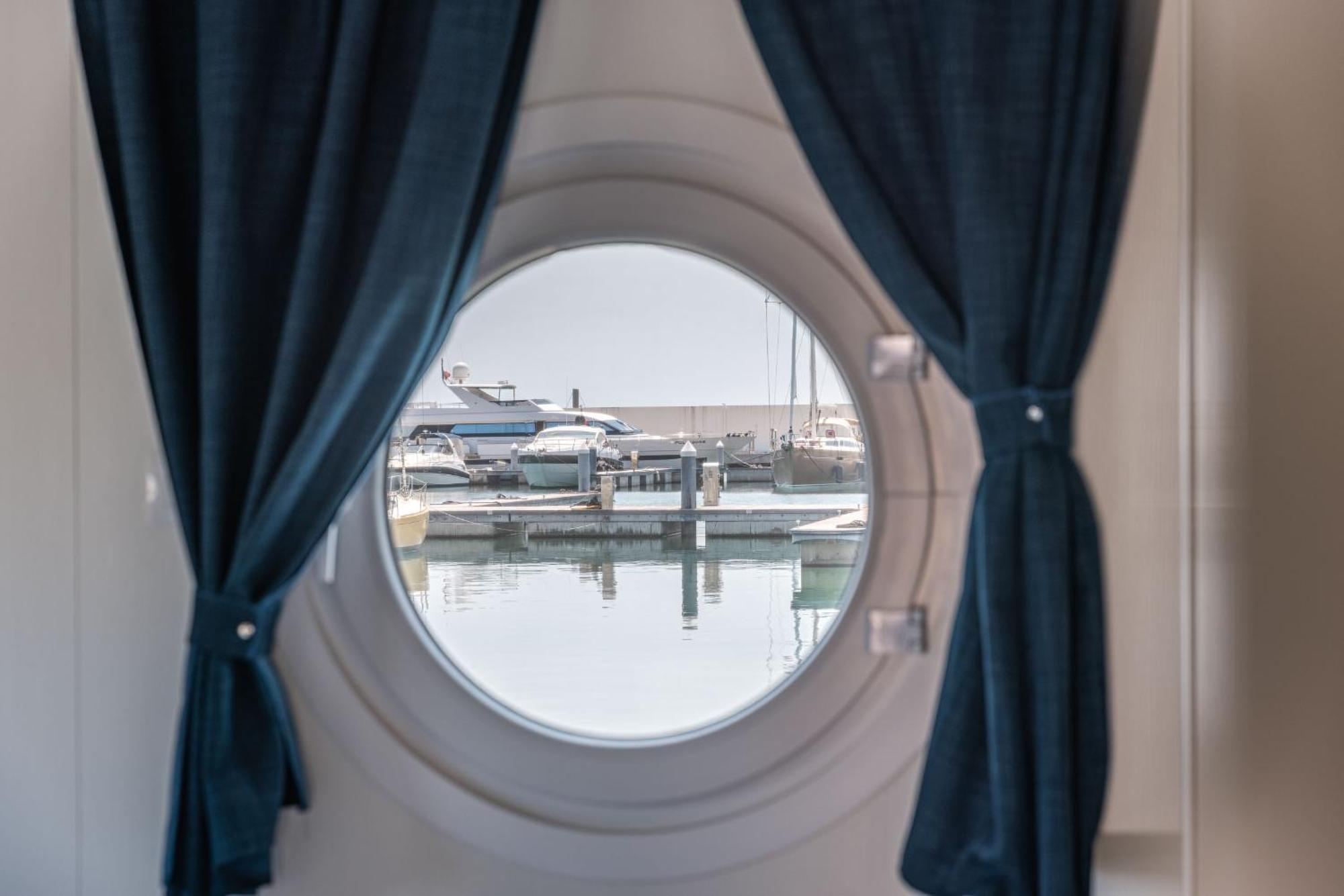 ホテル Marina Del Gargano Houseboat マンフレドーニア エクステリア 写真